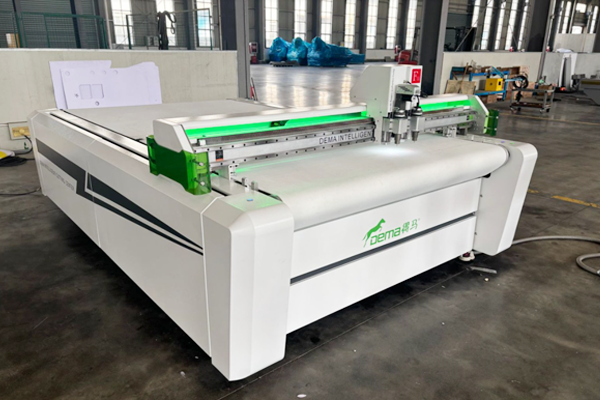 得馬F11高速巡邊異形裁切機