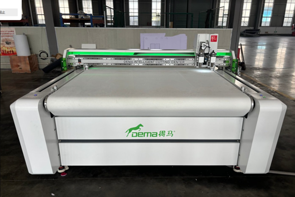 得馬F11高速異形巡邊裁切機